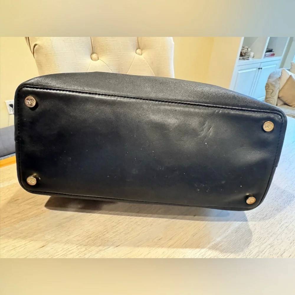 DIANE VON FURSTENBERG Leather Tote – Black with Red interior/gold tone hardware - Picture 8 of 15